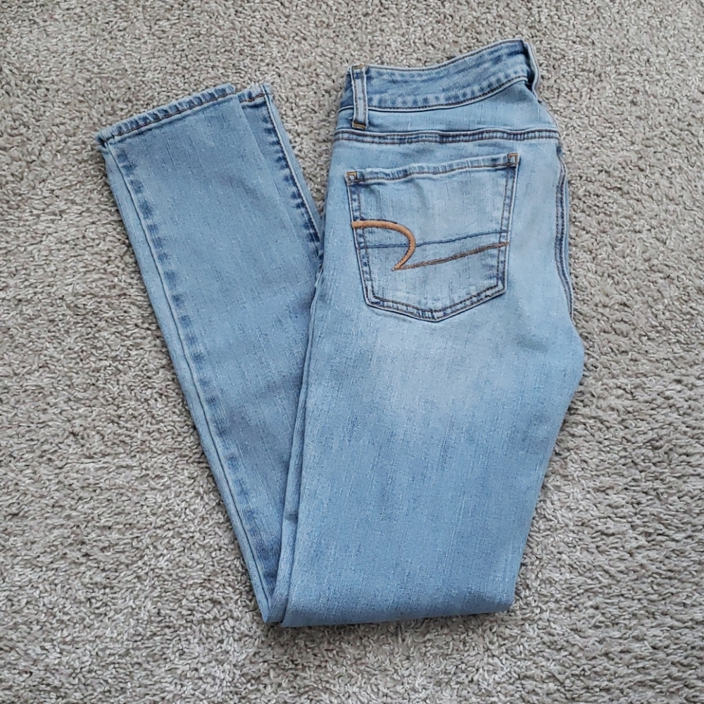 🦚Like New Light Wash AE Jeggings
